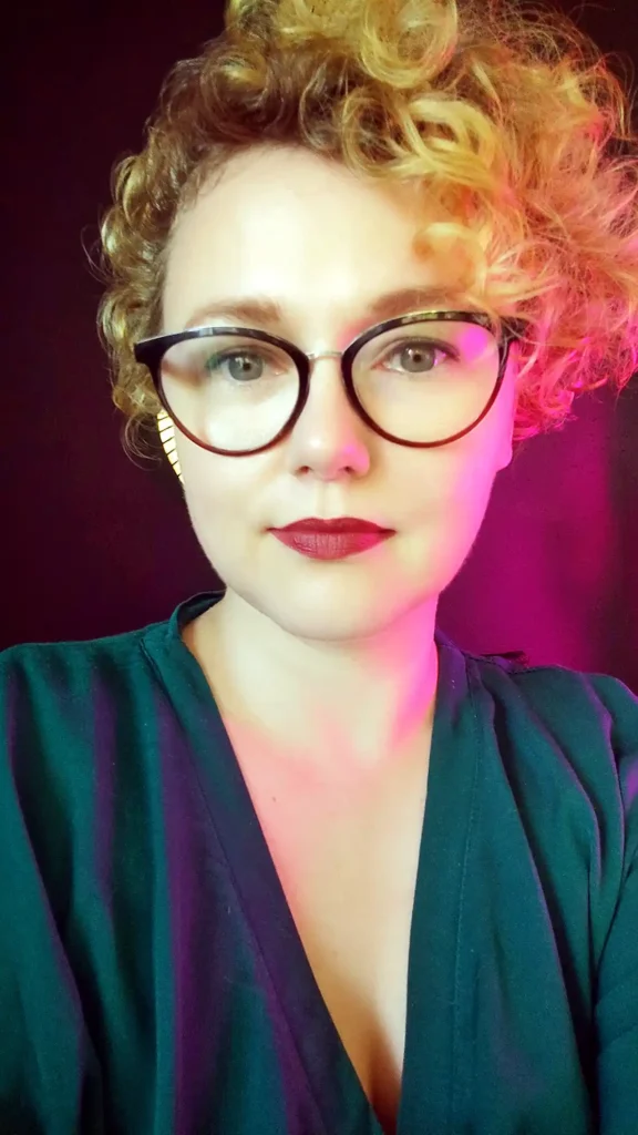 Portret Hanny Dudkowskiej, projektantki wnętrz i właścicielki Revivo Design